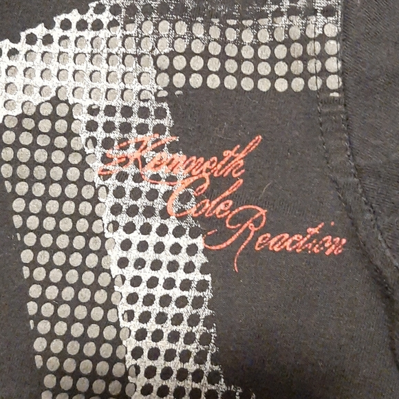 💜4/$20💜 Kenneth Cole Reaction T-shirt - Picture 2 of 3